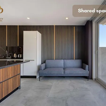 Urban 19 Residences The Signature Collection *